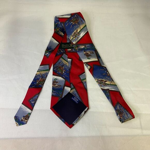 #6667 Ducks Unlimited Red with Ducks Mens Necktie, Tie - Picture 2 of 6